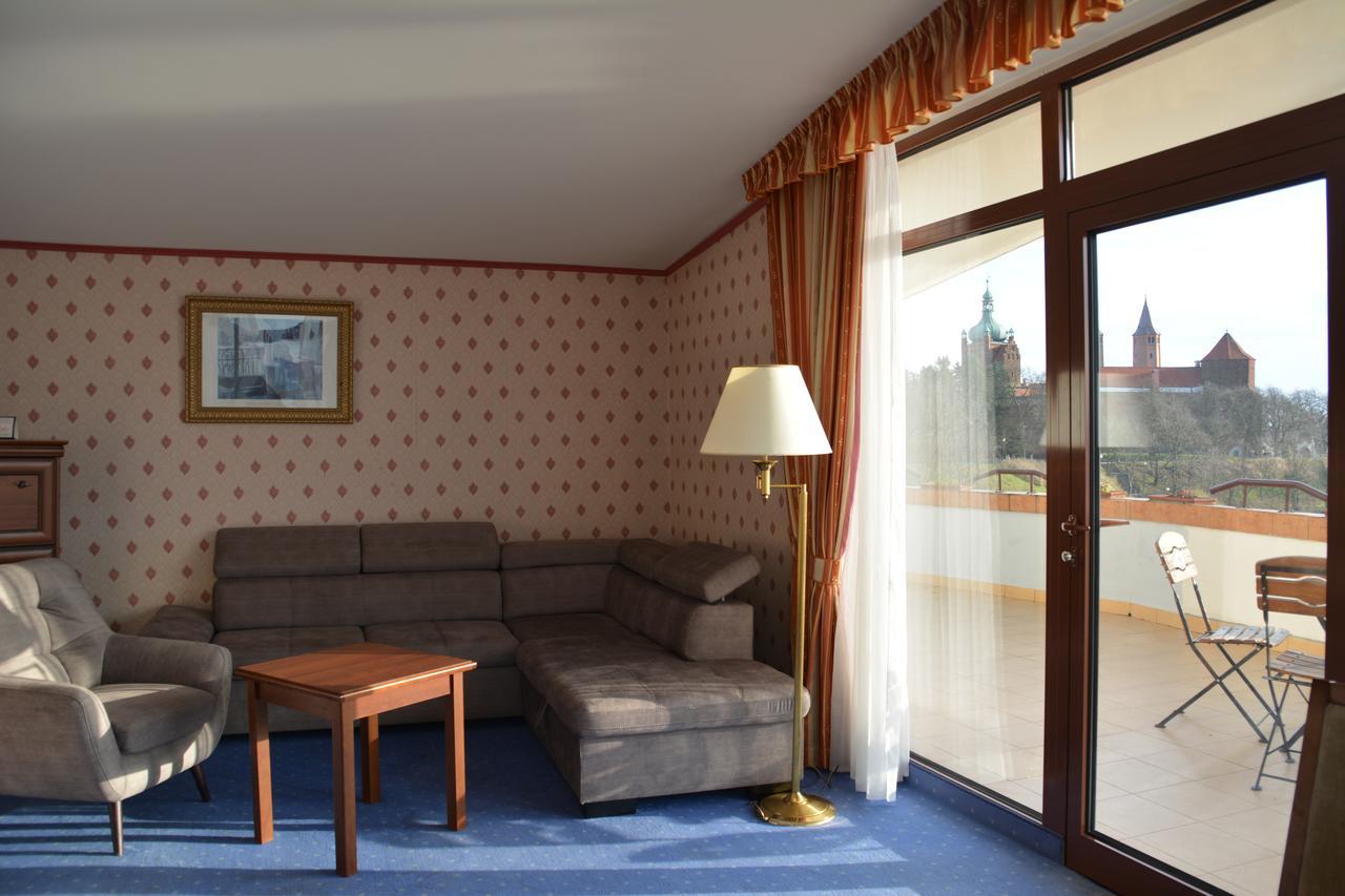 Hotel Starzynski Płock Buitenkant foto