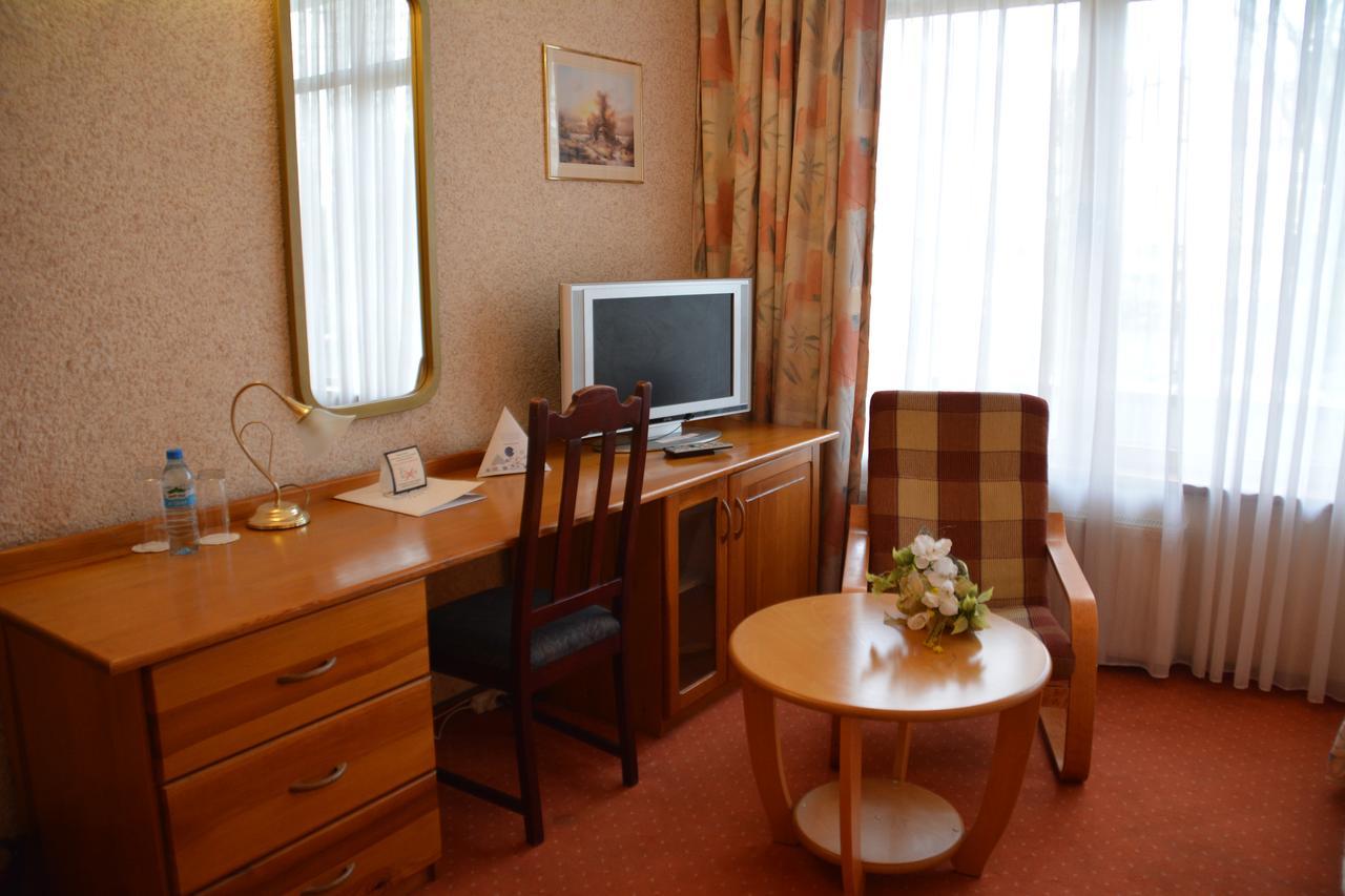 Hotel Starzynski Płock Buitenkant foto
