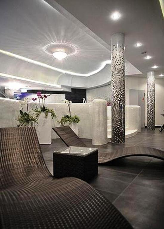 Hotel Starzynski Płock Buitenkant foto