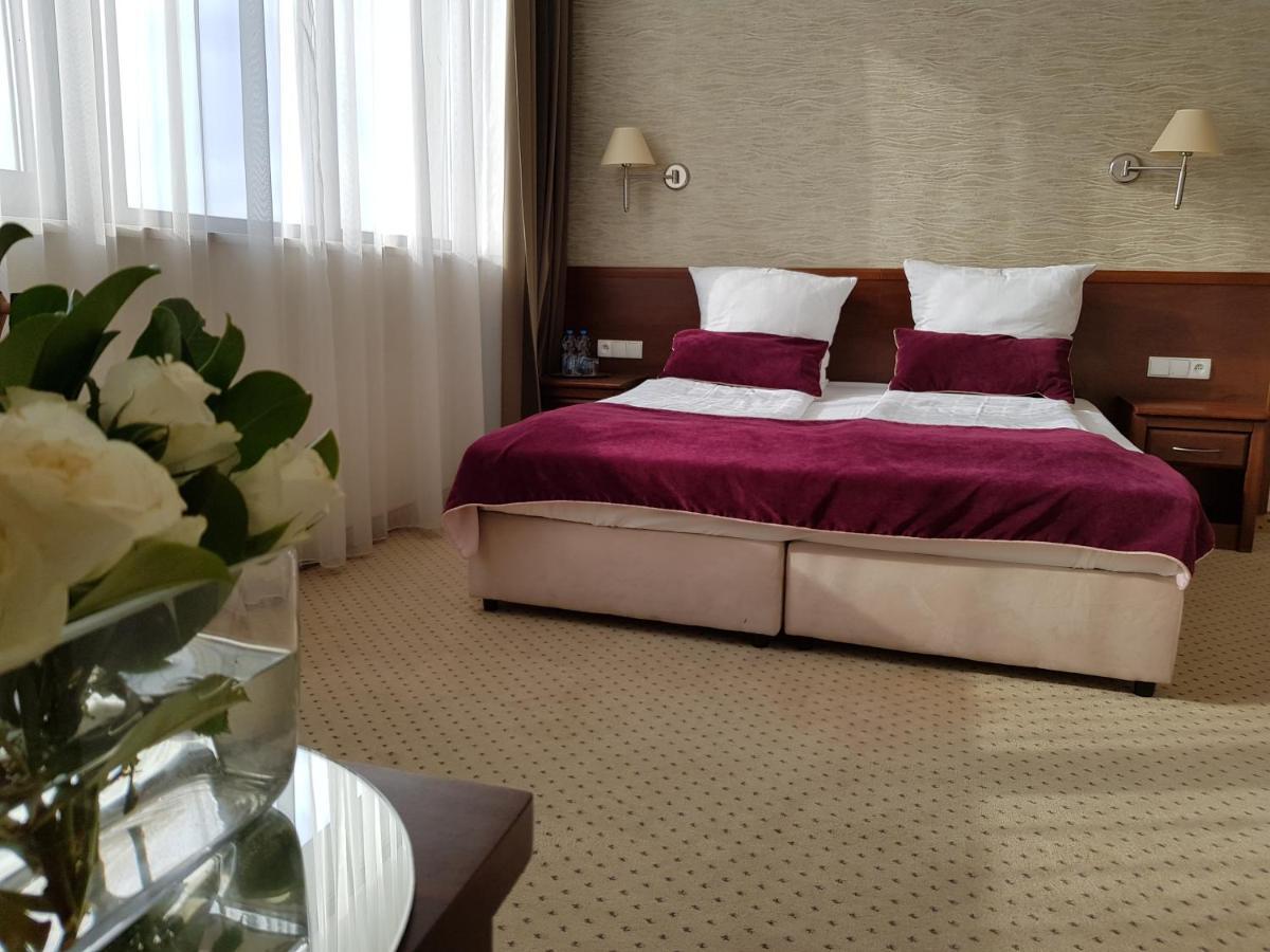 Hotel Starzynski Płock Buitenkant foto
