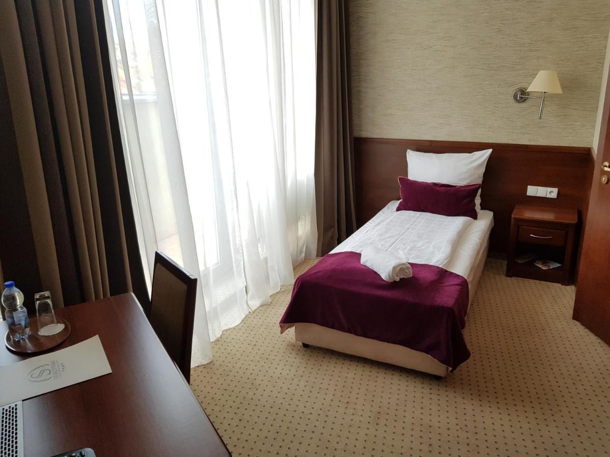 Hotel Starzynski Płock Buitenkant foto