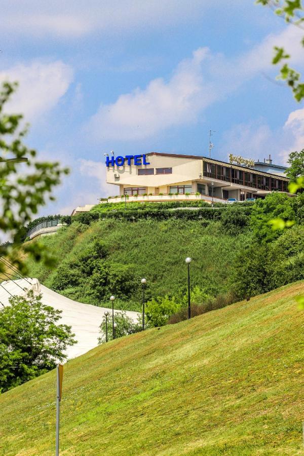 Hotel Starzynski Płock Buitenkant foto
